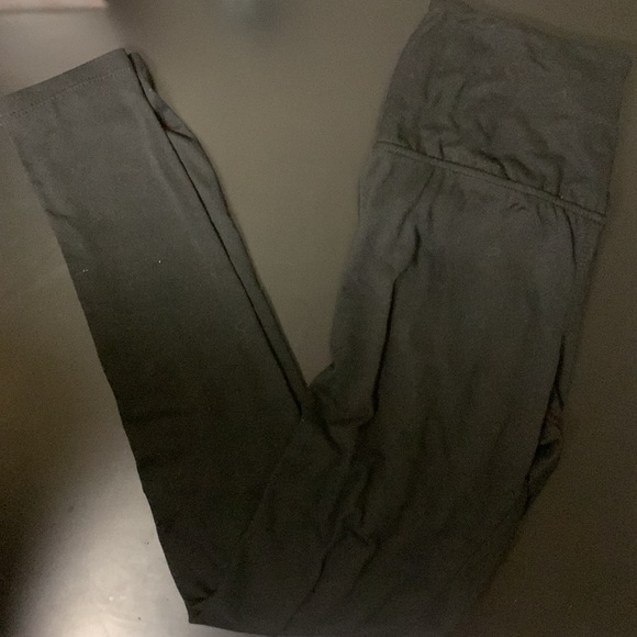 Two Soft Kiss Leggings for 1 Price! - Medium - Picture 3 of 5